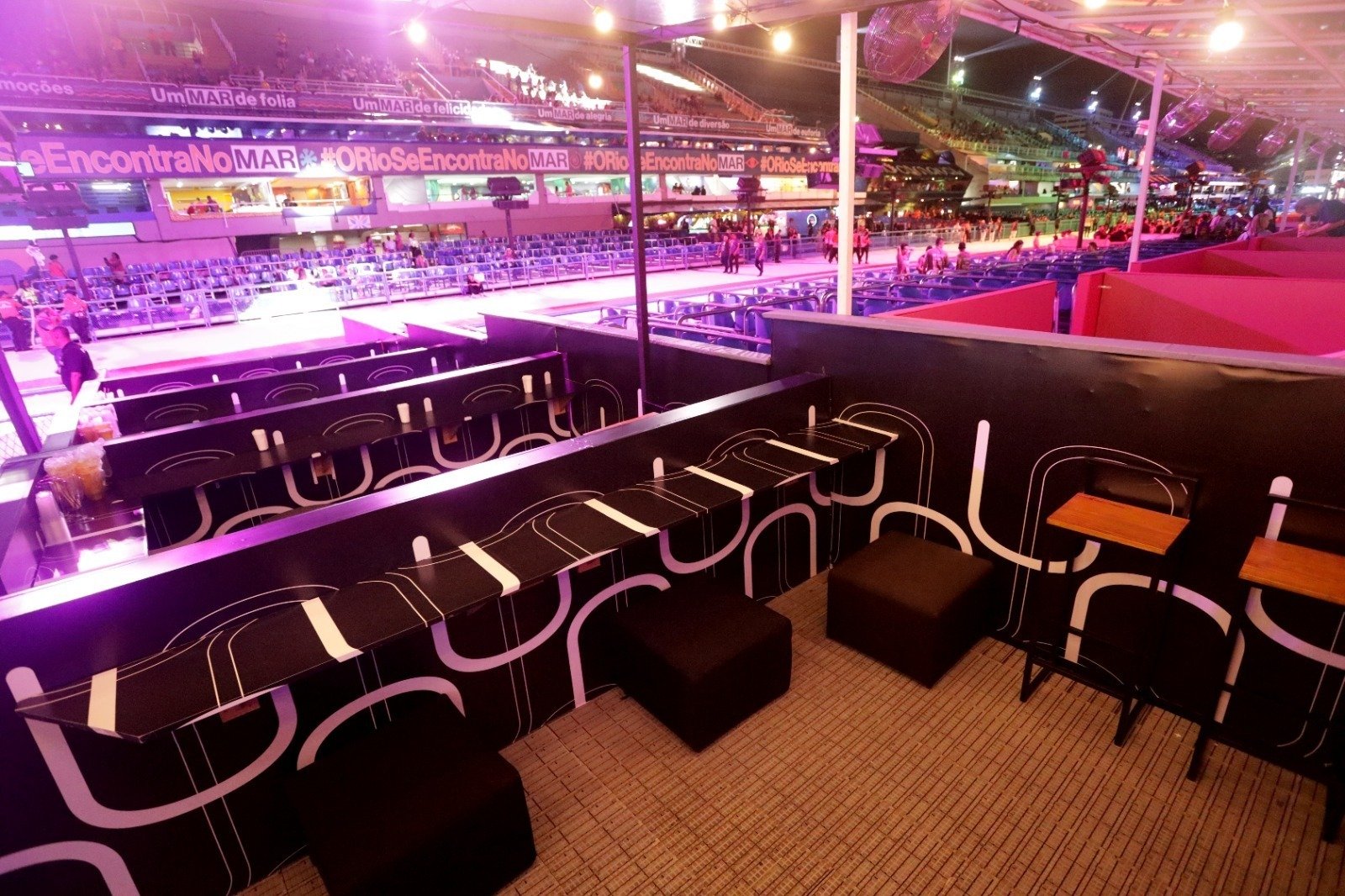 PALCO PRIVADO PARA 15 PERSONAS - Lounge Carioca All Inclusive Sector 07 Desfile Viernes Gold Serie 05/02/2027